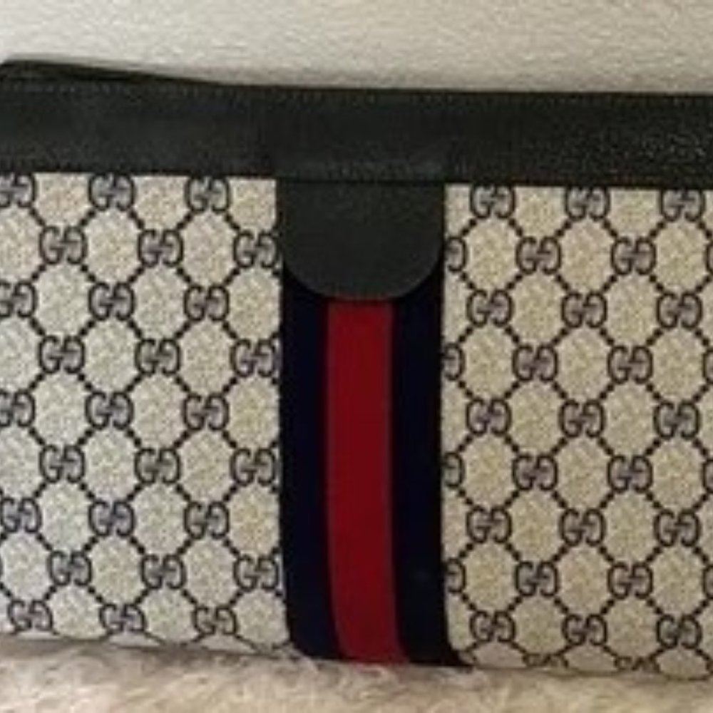 Authentic Vintage Gucci Supreme Sherry Accessory Line Pouch!!